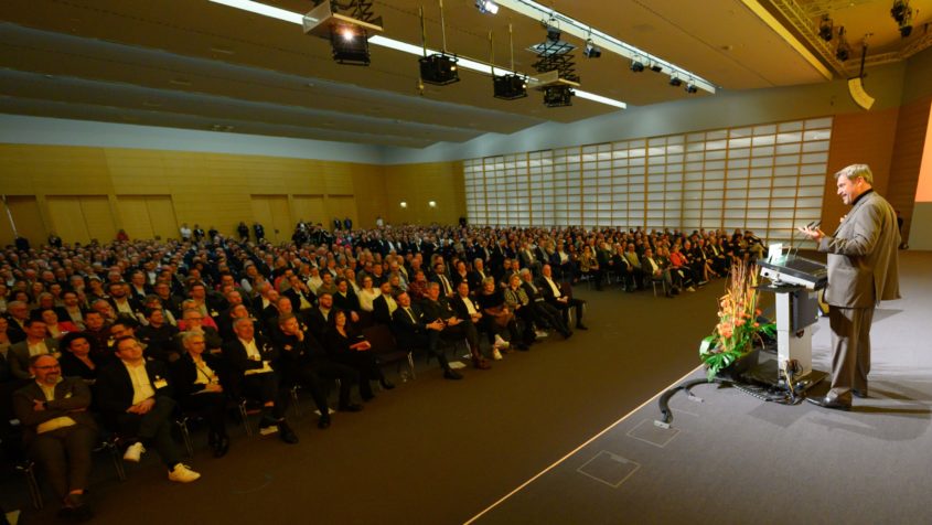 "Der Mittelstand ist das Rückgrat unserer Wirtschaft. [...] Wird die Wirtschaft schwächer, ist auch die Demokratie in Gefahr. Wir brauchen endlich eine echte Wirtschaftswende: Leistung muss sich wieder lohnen!" - Ministerpräsident Dr. Markus Söder.