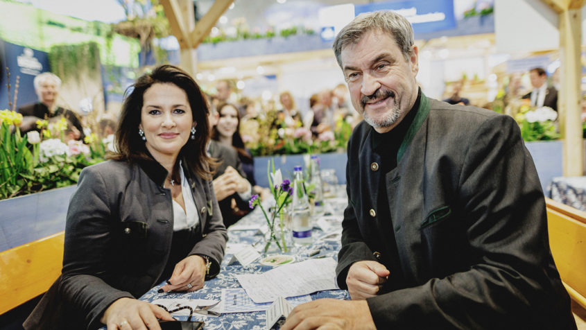 Landwirtschaftsministerin Michaela Kaniber (links) und Ministerpräsident Dr. Markus Söder (rechts).