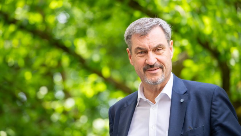 Ministerpräsident Dr. Markus Söder: "Bei Investition in Verteidigung gilt 'No Limit': Deutschland muss bis spätestens 2030 verteidigungsfähig werden, um die eigenen Grenzen und die NATO schützen zu können. Denn Sicherheit ist der Preis für Freiheit."
