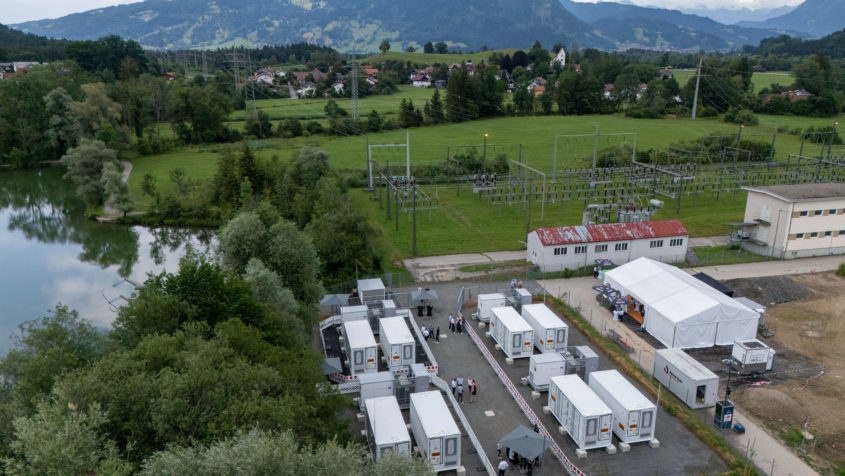 Der Batteriespeicher Immenstadt der Green Flexibility GmbH und des Allgäuer Überlandwerks ist der aktuell größte Batteriespeicher.
