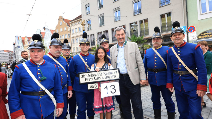 Ministerpräsident Dr. Markus Söder: "Weit über 2000 Teilnehmer und fast 100 Gruppen sind ein Beleg für die Lebensfreude und große Verbundenheit der Menschen mit ihrer Herkunft und Heimat."