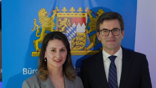Leiterin des Bayerischen B&uuml;ros Anna Maslak und Botschafter der Bundesrepublik Deutschland Heiko Thoms. &copy; Photo by Yermak