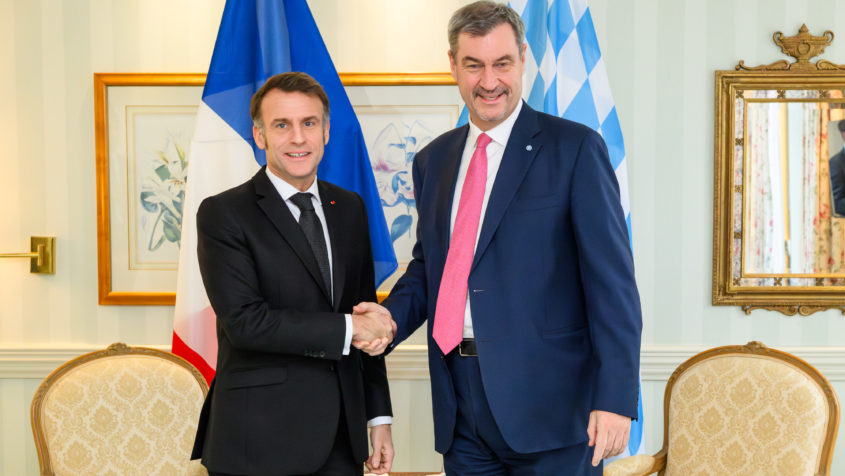 Frankreichs Pr&auml;sident Emmanuel Macron und Ministerpr&auml;sident Dr. Markus S&ouml;der