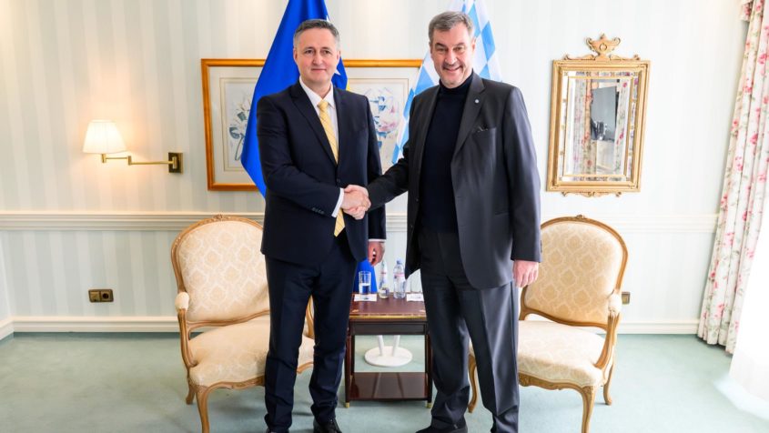 Der Repräsentant des Staatspräsidiums Bosnien-Herzegowinas, ...