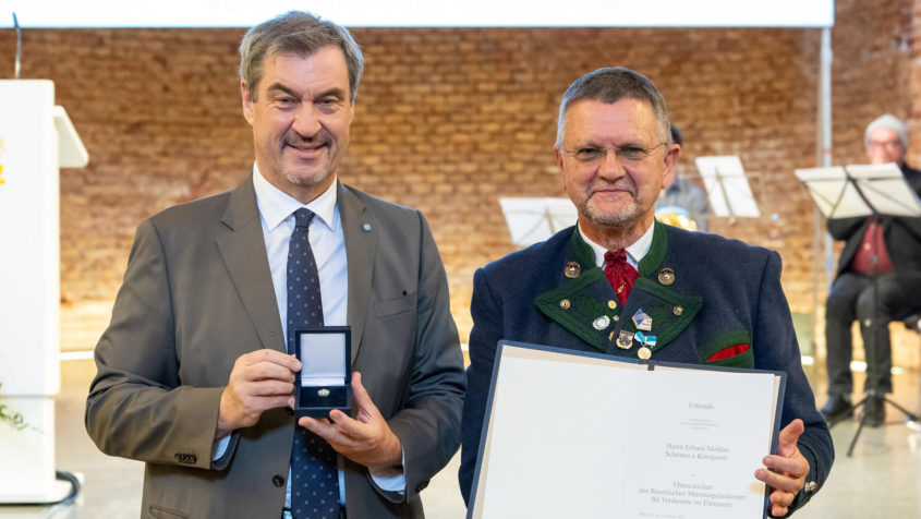 Mit dem Ehrenzeichen des Ministerpr&auml;sidenten f&uuml;r Verdienste im Ehrenamt werden unter anderem ausgezeichnet: Erhard Moldan, ...