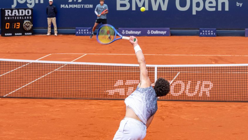 Ben Shelton gewinnt das Einzelfinale des ATP500-Turnier gegen Flavio Cobolli.