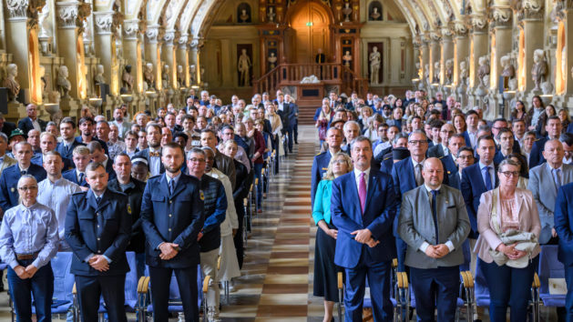 Die Verleihung der Bayerischen Rettungsmedaille und Christophorus-Medaille findet im Antiquarium der M&uuml;nchner Residenz statt.