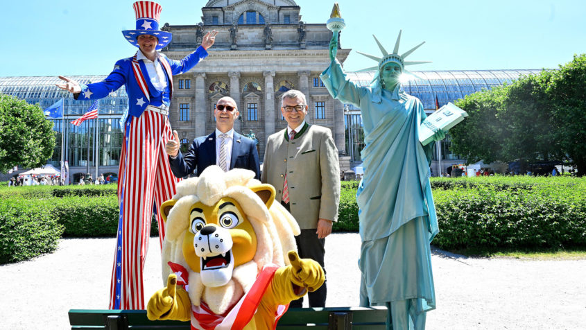 Bayerisch-Amerikanisches+Freundschaftsfest+mit+US-Generalkonsul+Dr.+James+Miller+und+Staatskanzleiminister+Dr.+Florian+Herrmann.